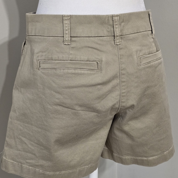 NWT J. Crew 5" Stretch Chino Khaki Short Women's Size 4 - Picture 4 of 13